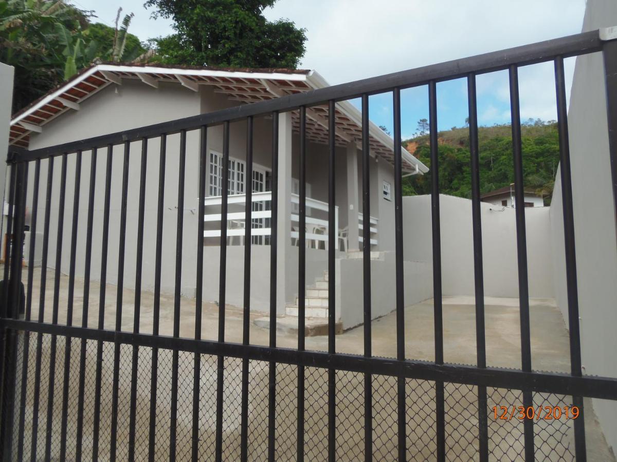 Bonita Casa Das Toninhas Убатуба Екстер'єр фото